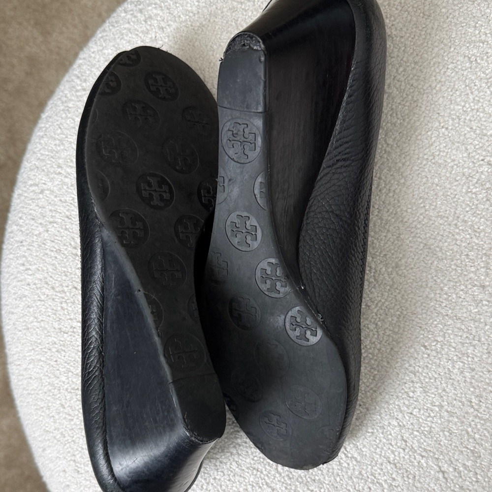 Tory Burch Sally Peep Toe Wedge Black with Silver Logo - Picture 7 of 9